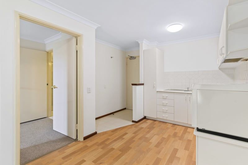 Light-Filled Ground Floor Apartment with Lift Access