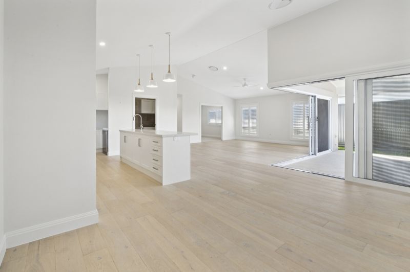 Spacious Retreat with Bushland Views