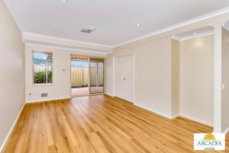 ARCADIA WATERS MANDURAH - ENJOY RETIREMENT WITH THIS 2 BED 2 BATH HOME