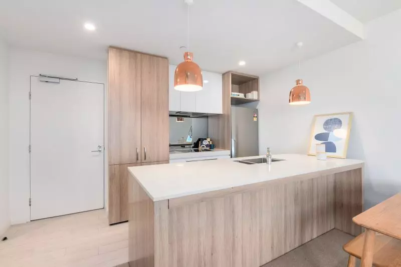 Great Location, Modern & Professional Lifestyle!