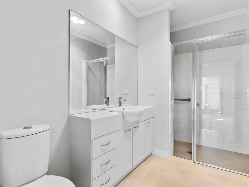 Beautifully Updated Unit with High Ceilings and Convenient Layout