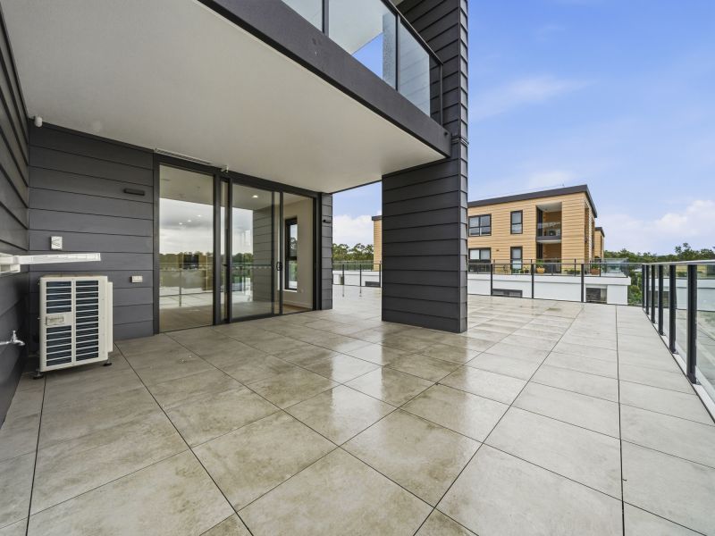 Expansive Apartment with large balcony
