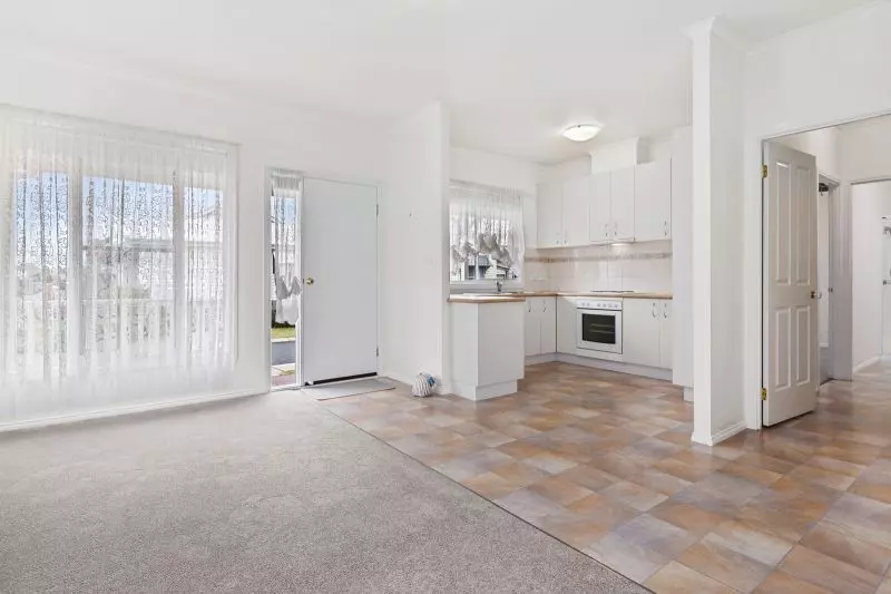 Beautifully Presented Haven - Corner Location