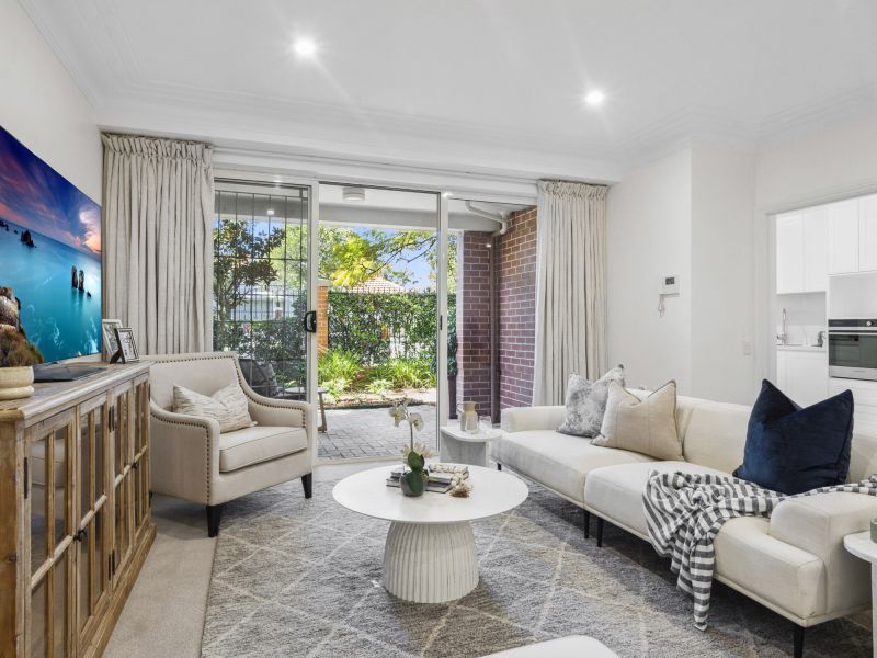 Light-filled two-bedroom residence