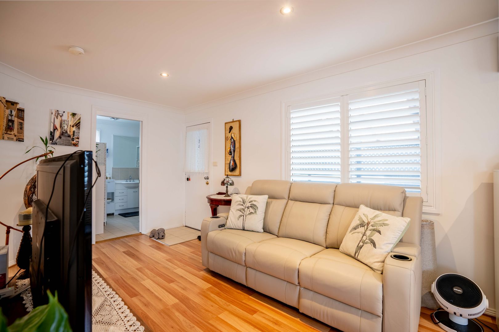 DEPOSIT TAKEN - UNDER CONTRACT - Great Value at Broadlands - Presentation Perfect - Private Courtyard