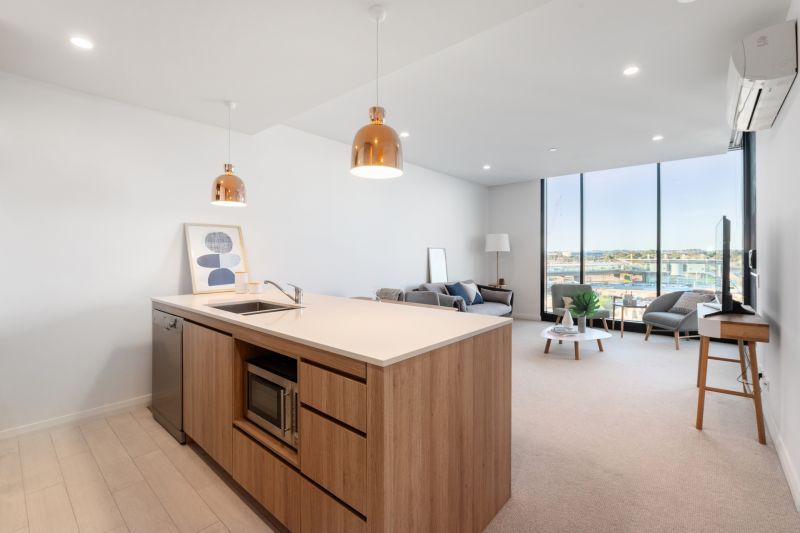 Great Location, Modern & Professional Lifestyle!