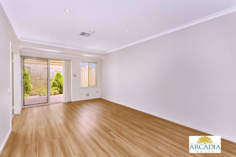 ARCADIA WATERS MANDURAH - Hop Skip & A Jump To The Clubhouse