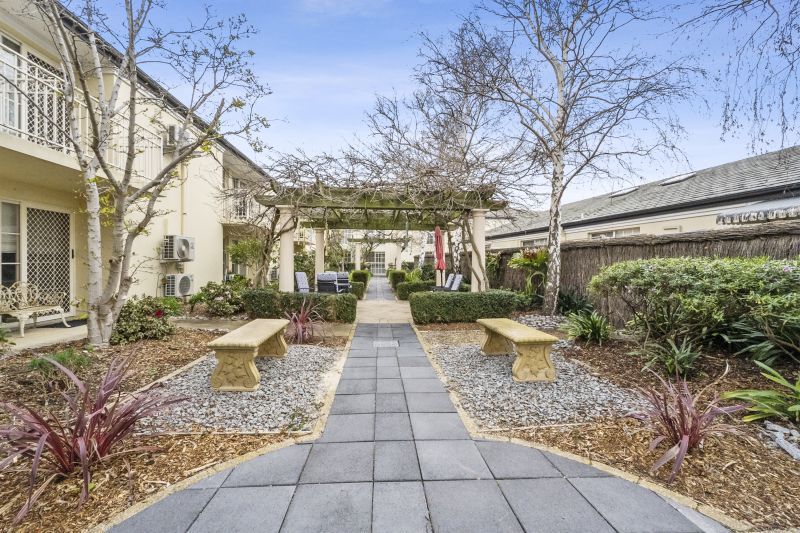 Relaxed Coastal Retirement Living