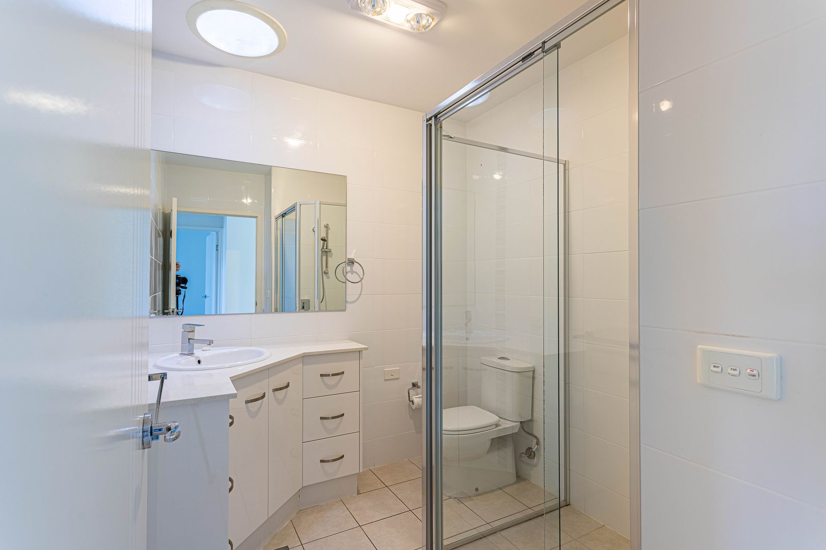 Palm Lake Resort Fern Bay - Close to all amenities