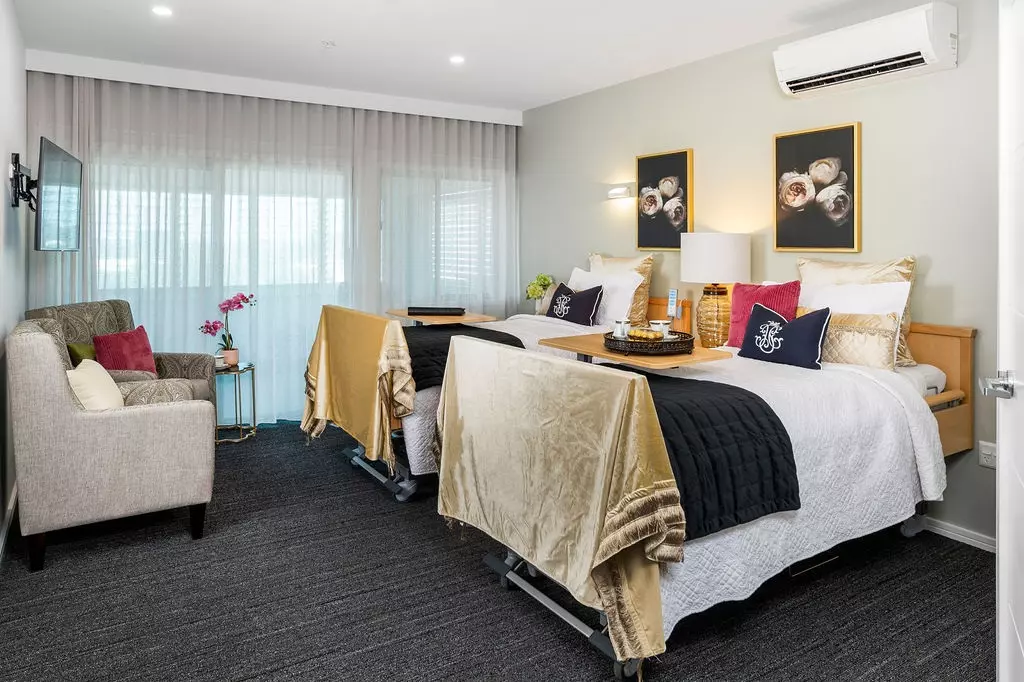 Superior Single Suite with Private Ensuite