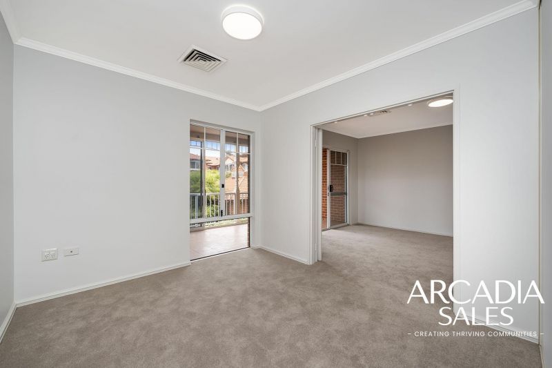 NORTH FACING NEW REFURBISHED TOP FLOOR APT