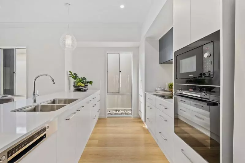 Site 523 - Sunningdale Gable Facade Newly Built Display Home - Under Contract