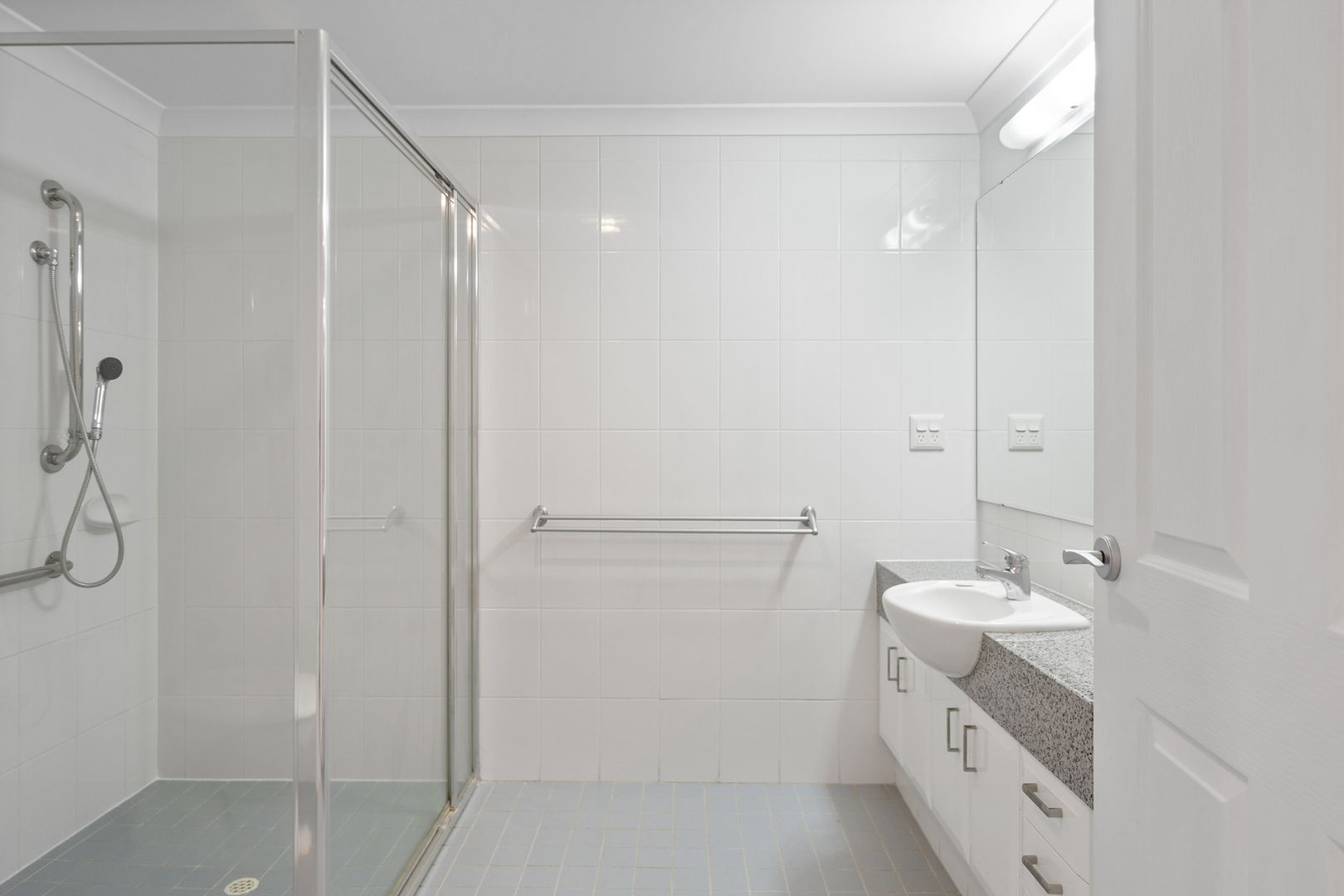 UNDER OFFER - Impressive Ground Floor Apartment
