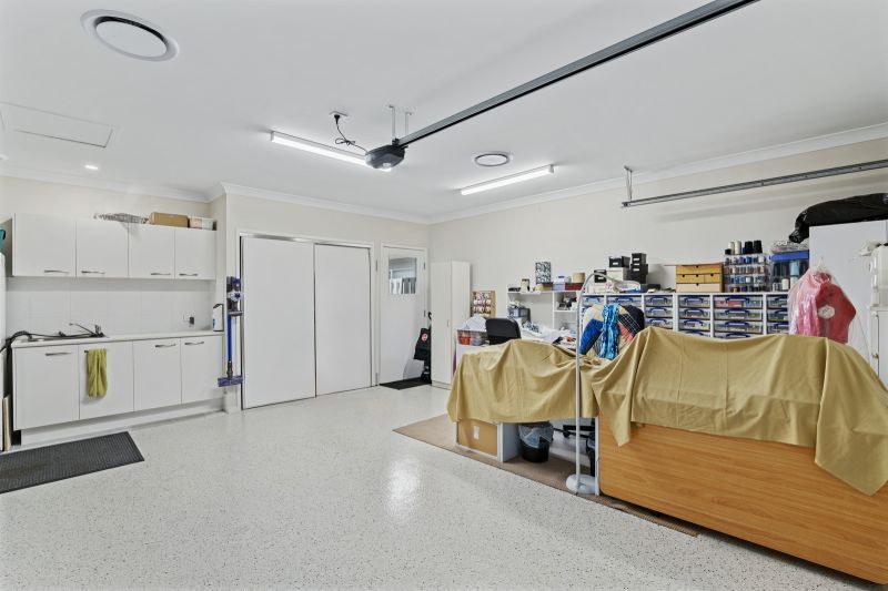 Hidden Oasis with Stunning Sunroom!