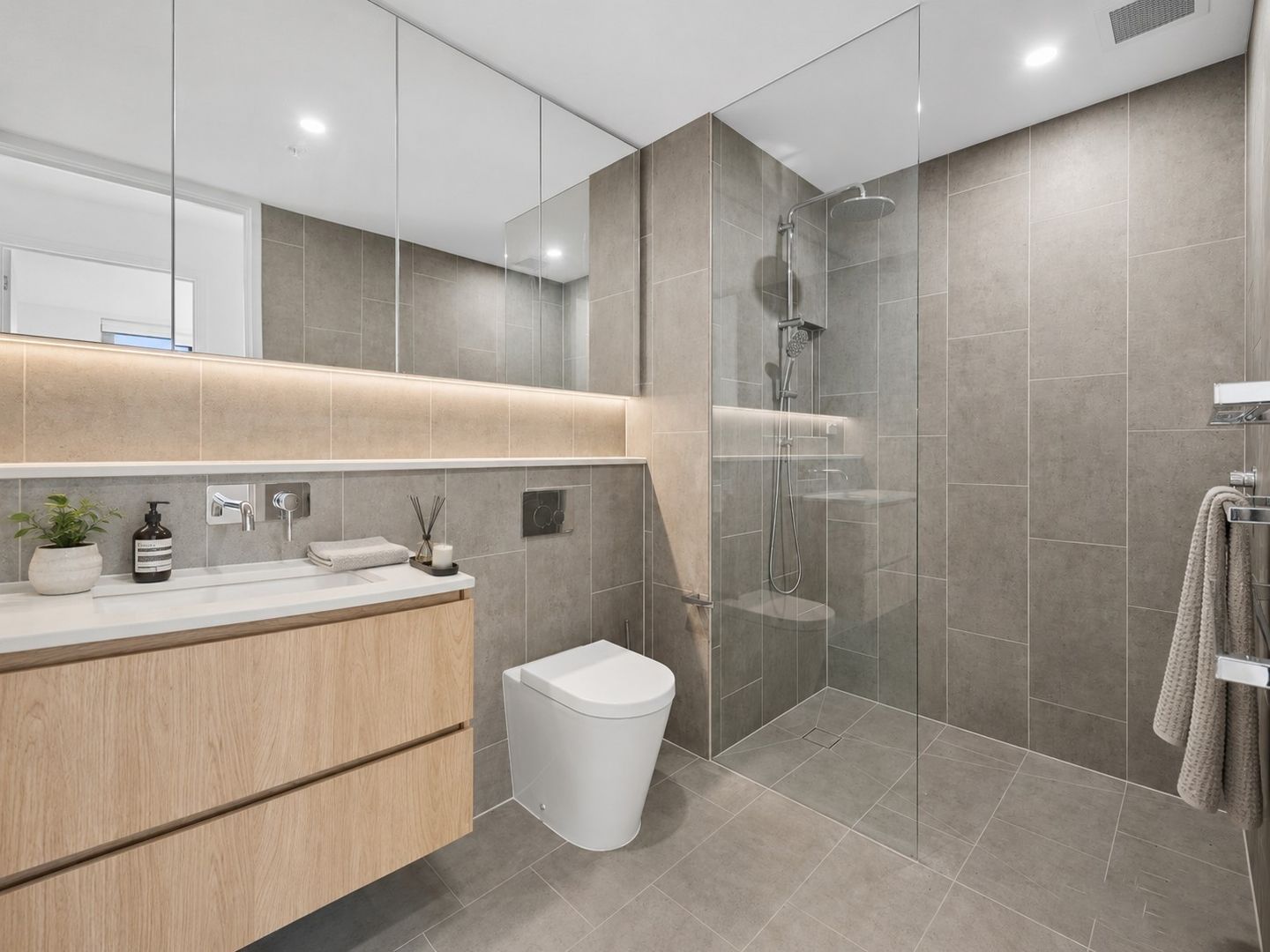 Callisto Place - Apartment 401