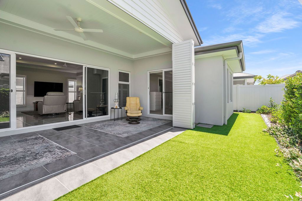 Palm Lake Resort Beachmere Bay