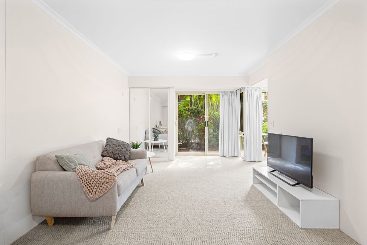 Refurbished 1 Bedroom Apartment on the Ground Floor 