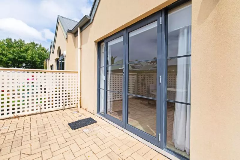 Spacious and light filled serviced apartment