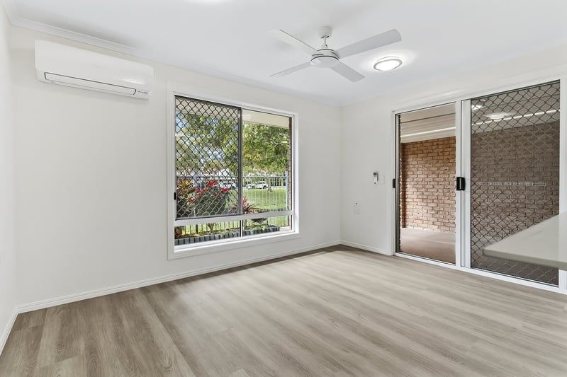 Totally Refreshed North-Facing Villa with Greenspace Views