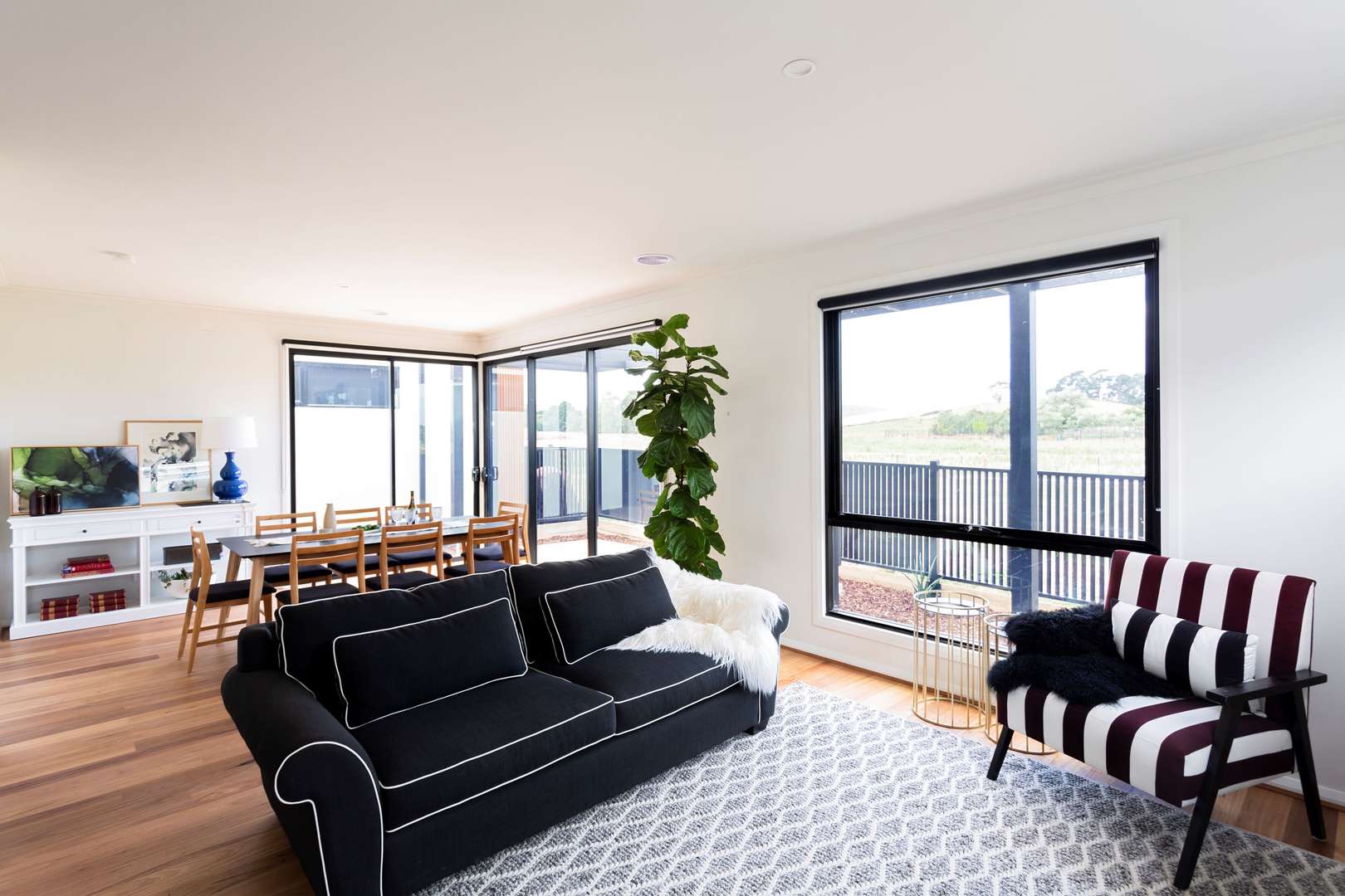 The Monterey SX is the epitome of modern living with all the features for a low-maintenance lifestyle!