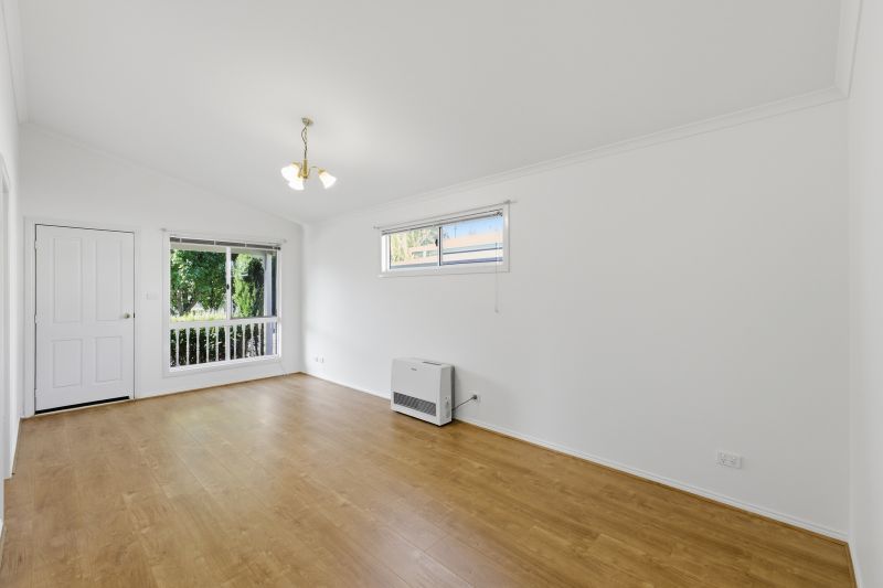 Beautifully Refreshed Two-Bedroom Cottage