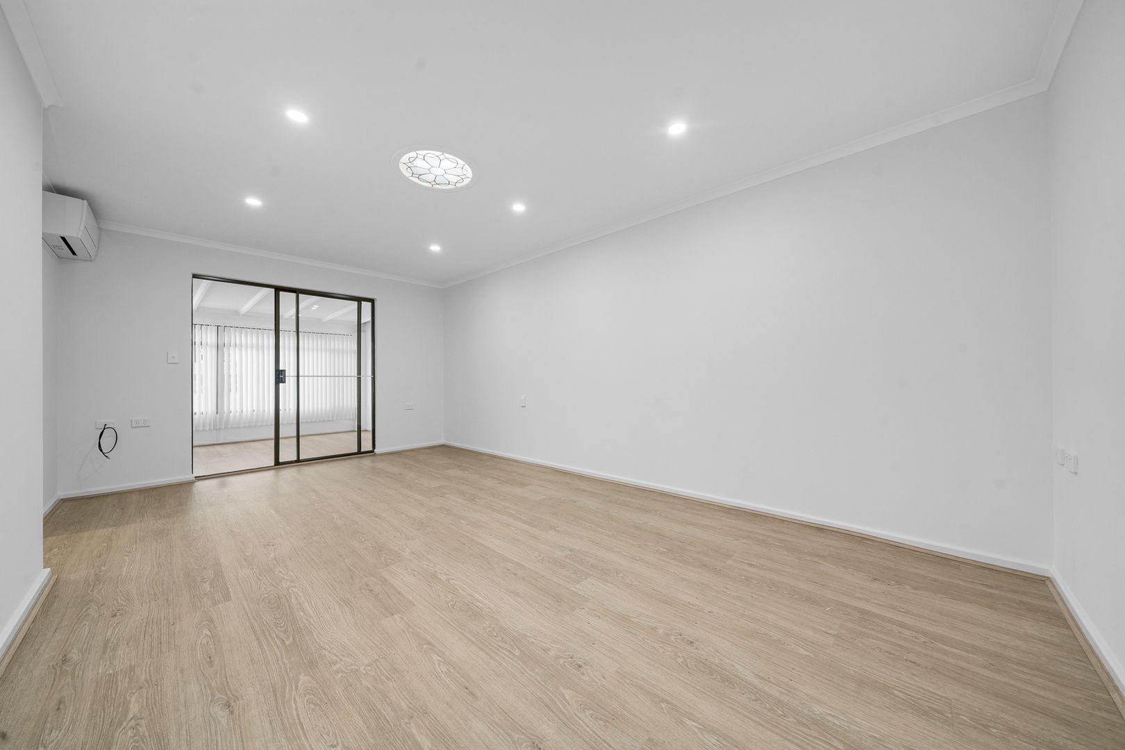 UNDER OFFER Light Filled, Well Presented Unit