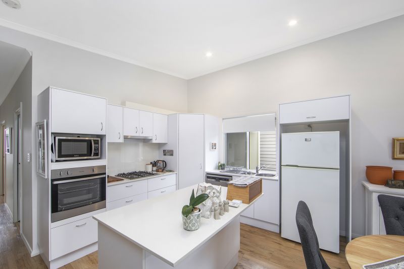 Contemporary Design with Stunning Alfresco Spaces