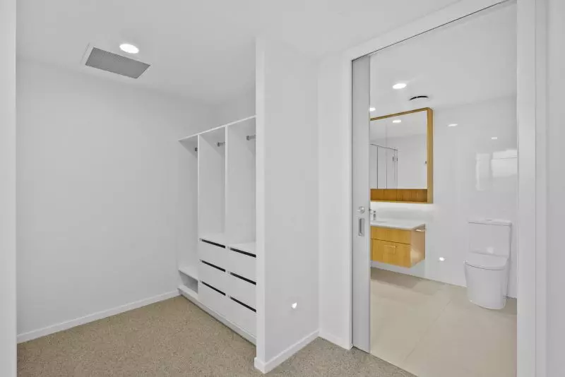 5th floor penthouse views over golf course