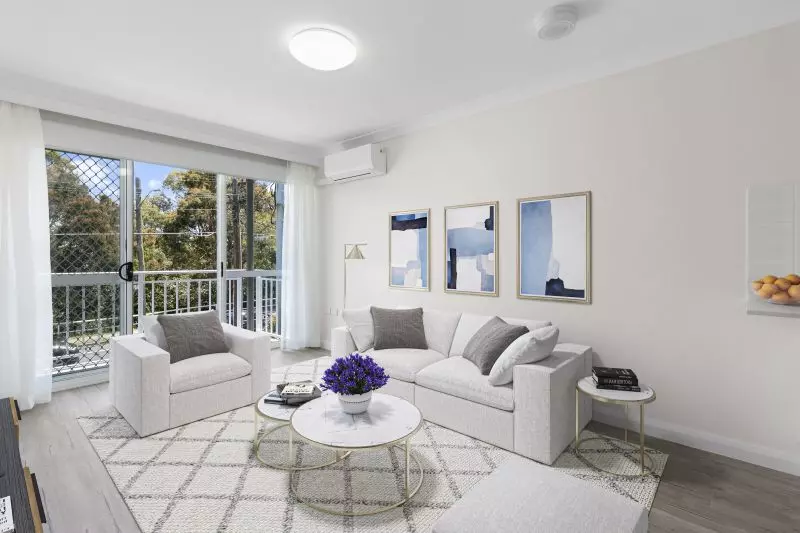 Gorgeous 1 bedroom unit with large open plan living/kitchen area.