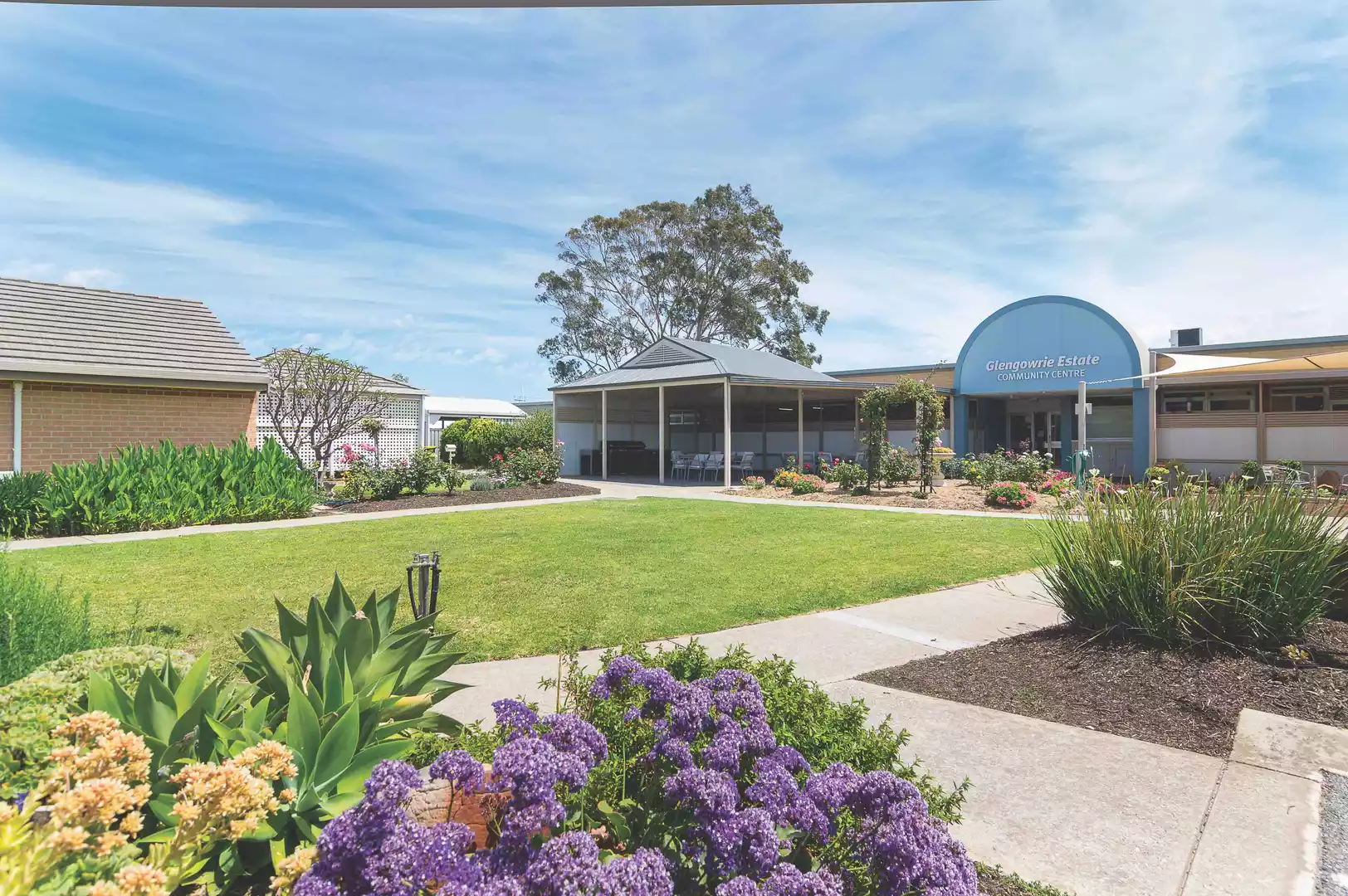 Peaceful and relaxed living in a social seaside community