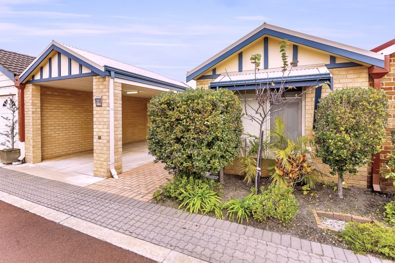 ARCADIA WATERS MADDINGTON - Light & Bright, Ready to Move In...