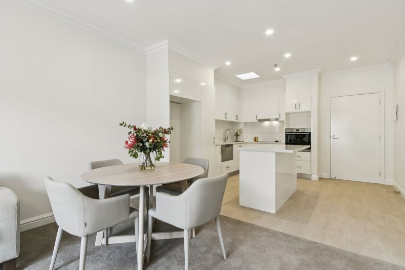 One-bedroom apartment with a large double balcony