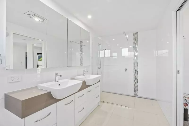 Site 195 - Established Aston