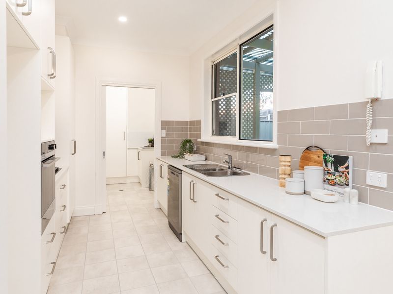 Live in style and prestige by the sea!