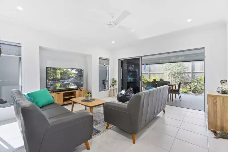 Site 365 - Established Berwick H6