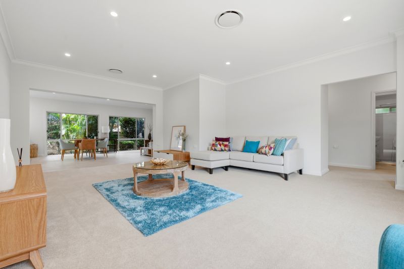 Spacious villa with double garage