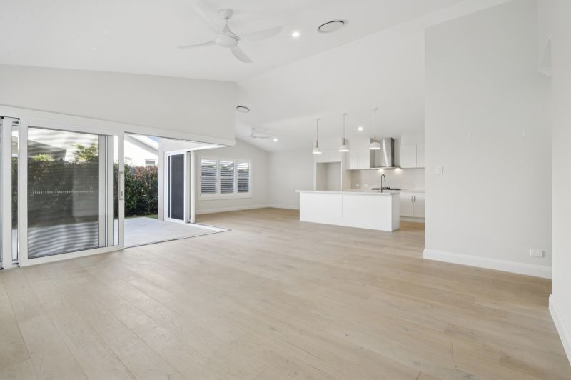 Spacious Retreat with Bushland Views