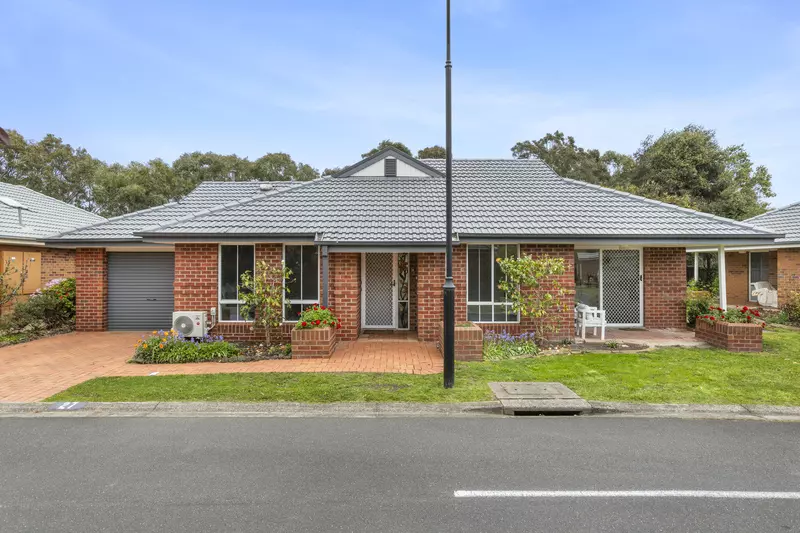 Stylish Home Backing onto Picturesque Walking Trail