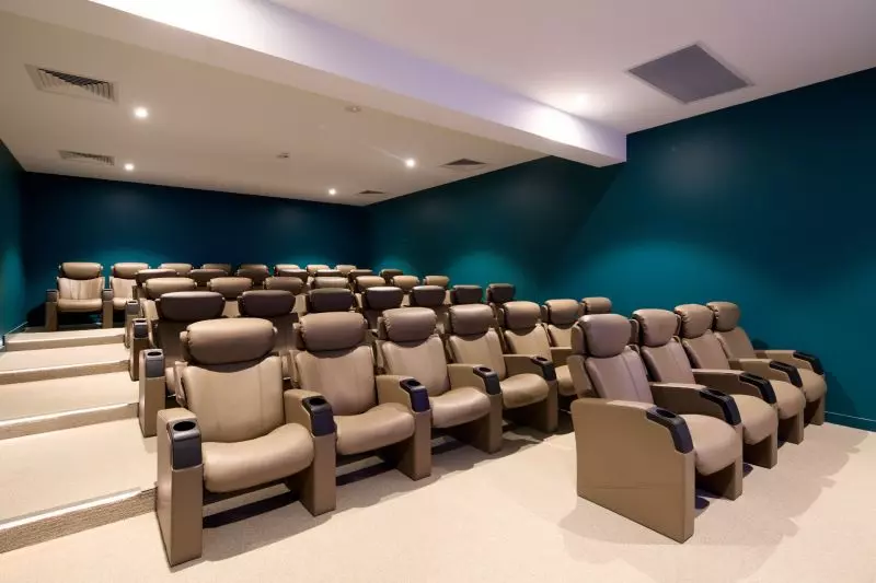 Newly refurbished 2-bedroom plus study villa