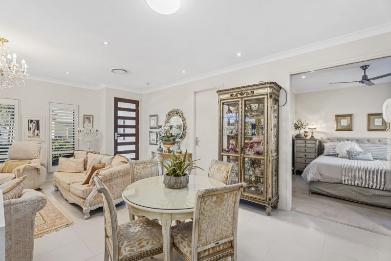 Refined Living – Elegant Two-Bedroom Haven