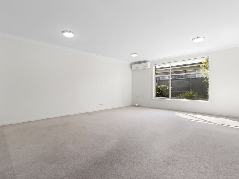 Stylish Villa with Private Alfresco Haven