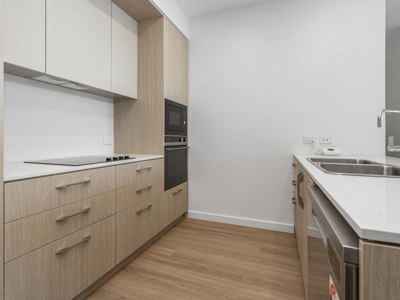 Luxury 'Falcon Design' with Spectacular Bushland Views