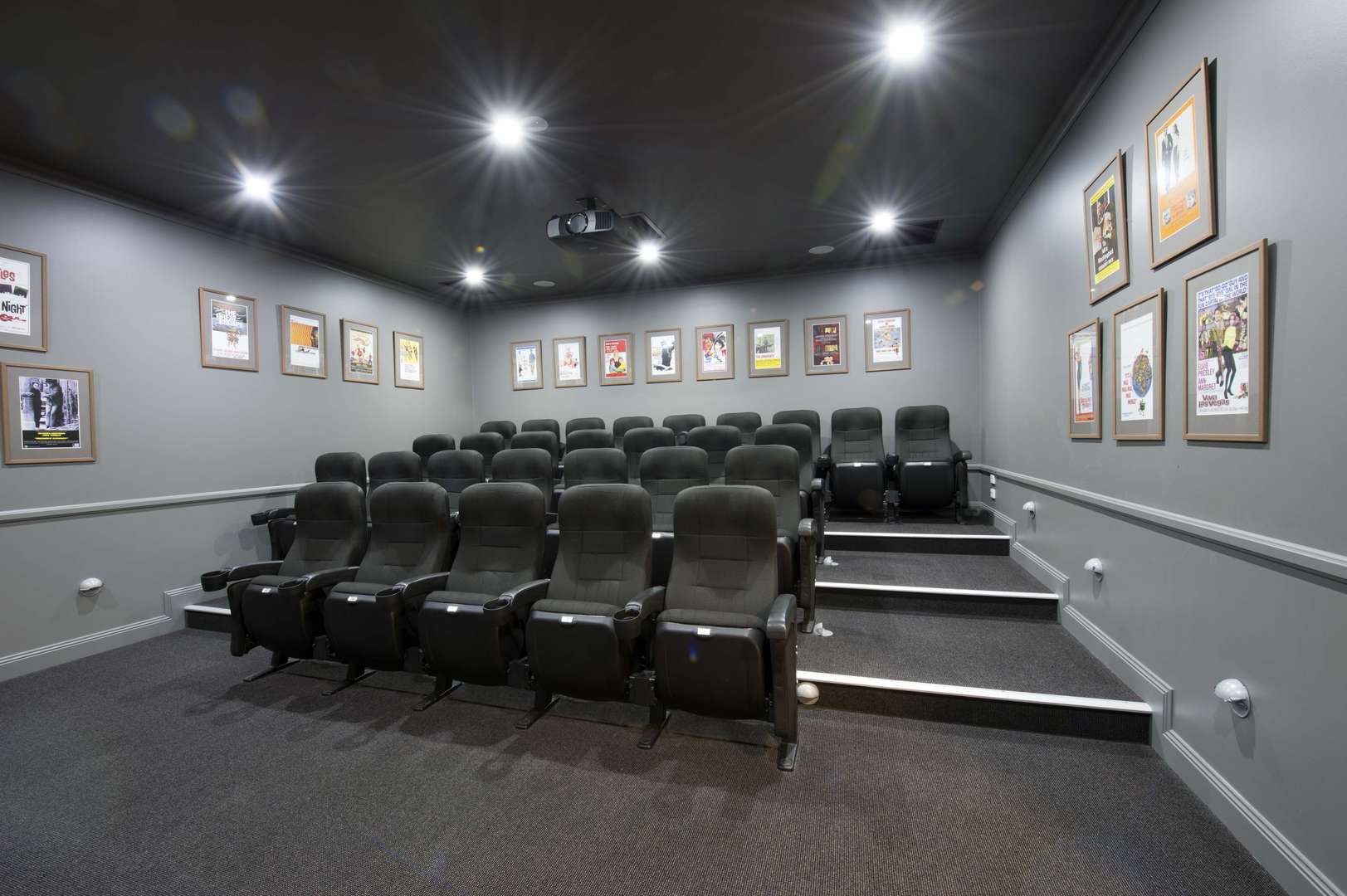 Lifestyle Shepparton - Modern, country living with all the bells & whistles. Downsize to scenic surroundings and breathe in the fresh air. Make the tree change today to Lifestyle Shepparton!