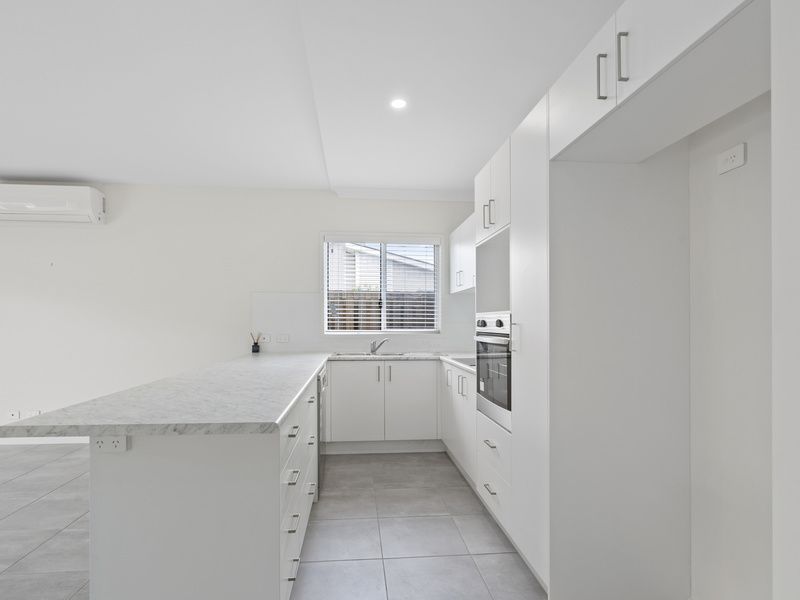 Fantastic location centred between both clubhouses! 