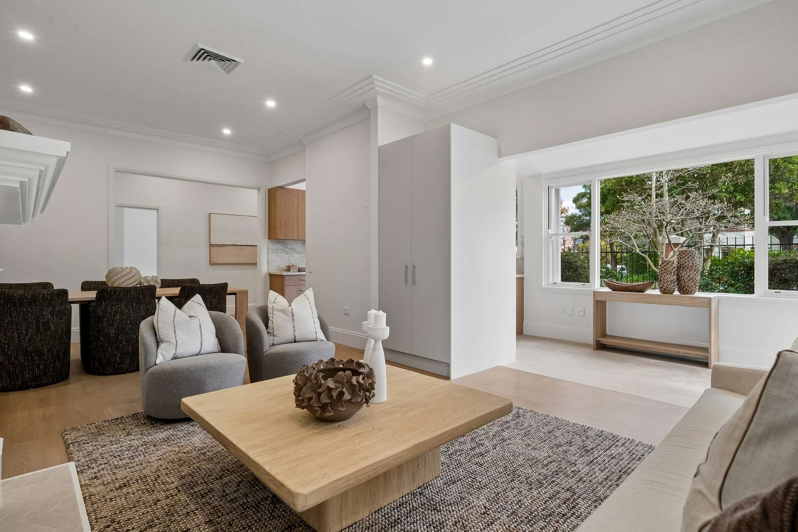 Spacious Contemporary Villa