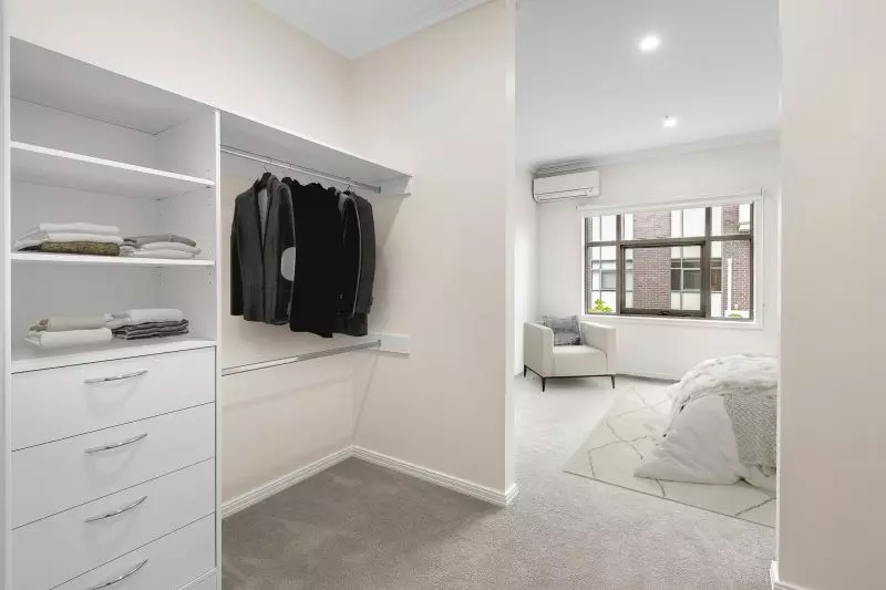 Light and bright apartment