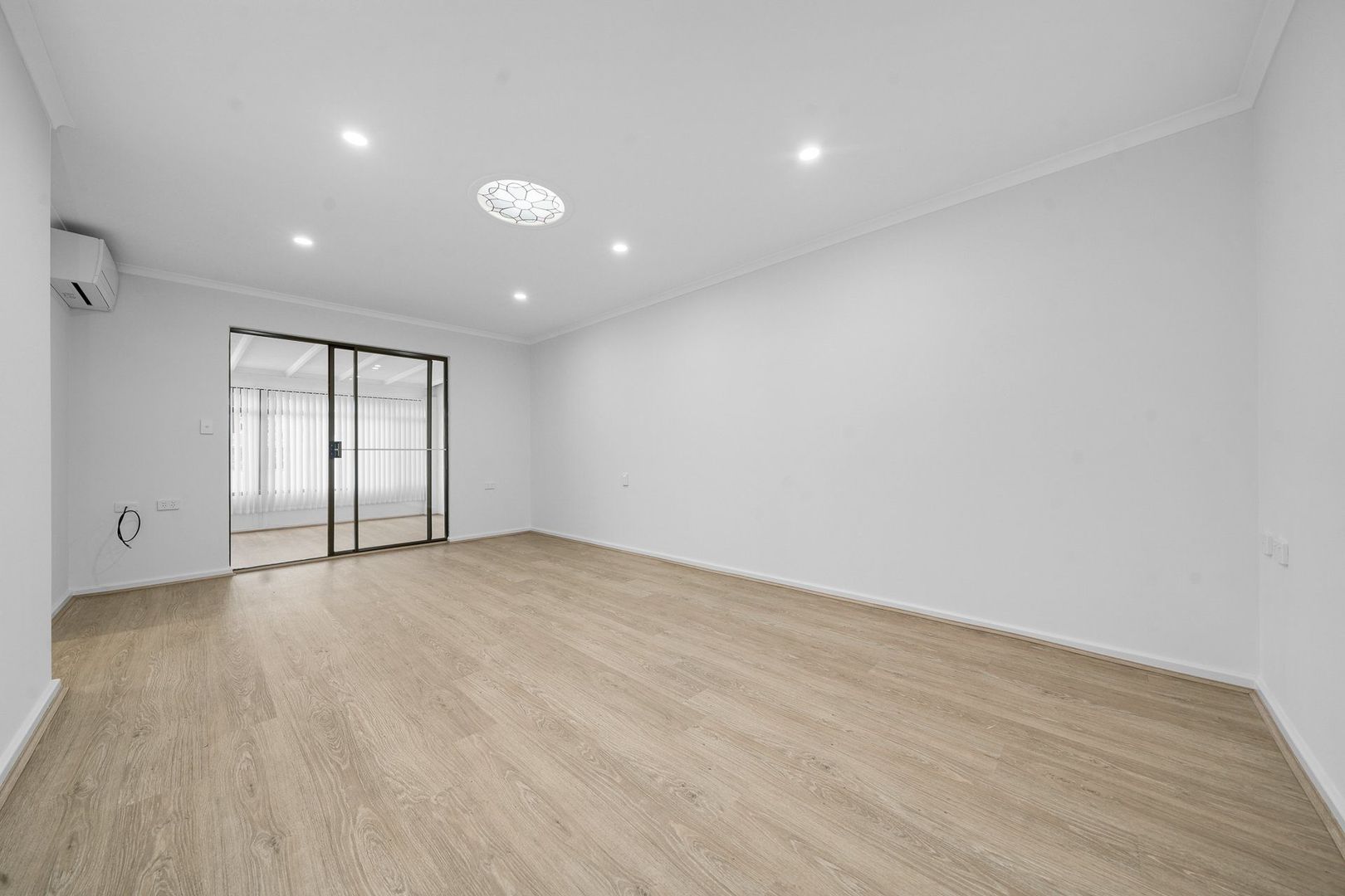 UNDER OFFER - Well Presented Unit with Bowling Green Views