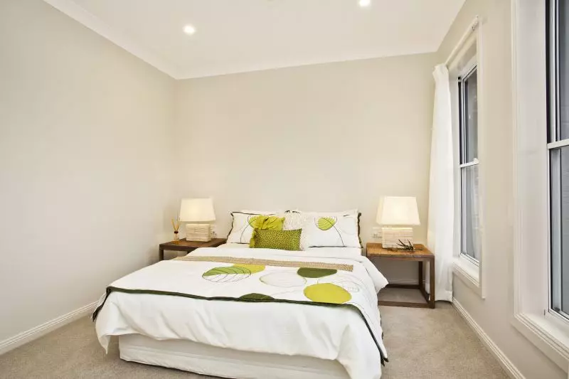 Spacious villa with double garage