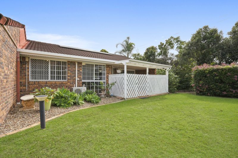 Beautiful two bedroom, one bathroom villa with double lock up garage.