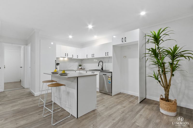 Simply Stunning and Feature Packed!